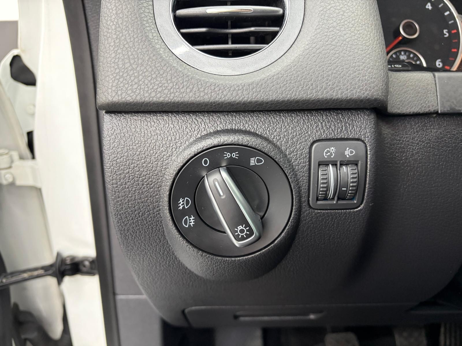 Volkswagen Tiguan Tiguan 2.0 TDI 110CV Bu… usata a Cuneo - immagine 15