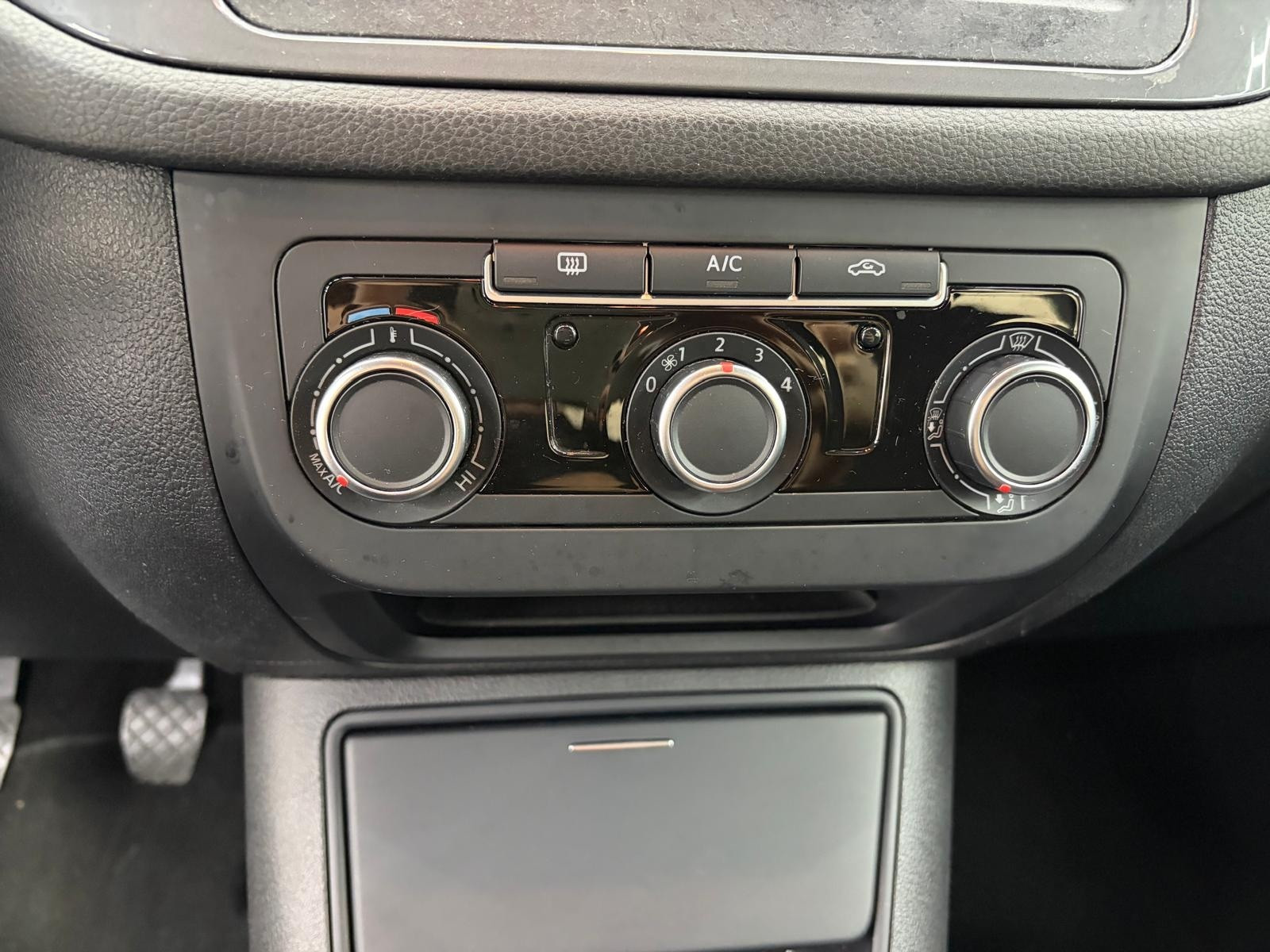 Volkswagen Tiguan Tiguan 2.0 TDI 110CV Bu… usata a Cuneo - immagine 18