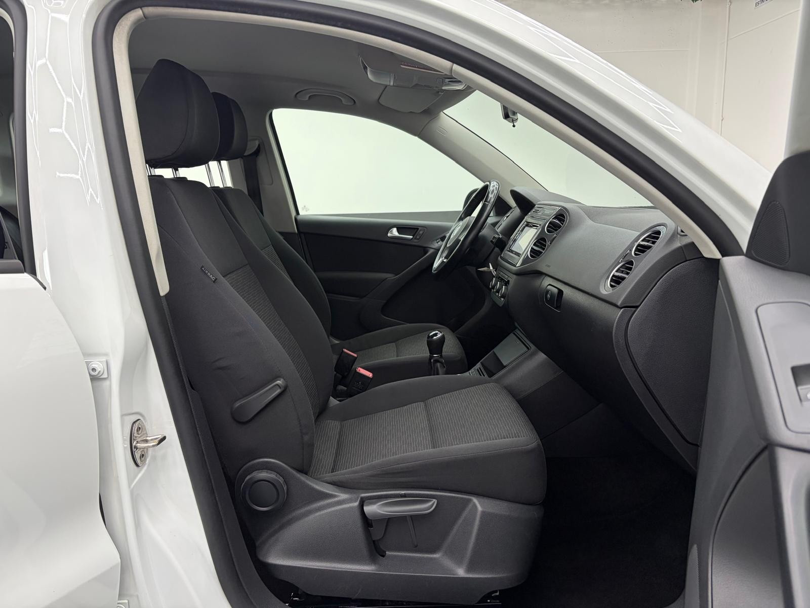 Volkswagen Tiguan Tiguan 2.0 TDI 110CV Bu… usata a Cuneo - immagine 23
