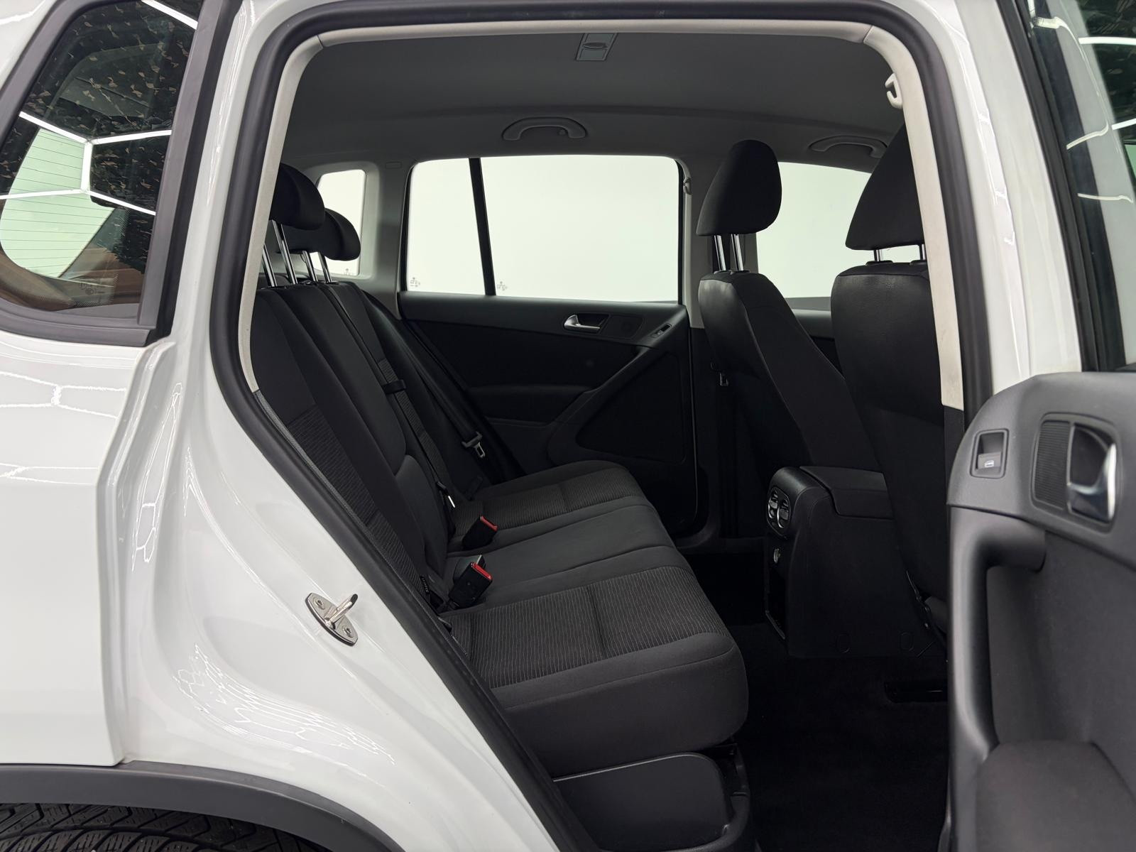 Volkswagen Tiguan Tiguan 2.0 TDI 110CV Bu… usata a Cuneo - immagine 26