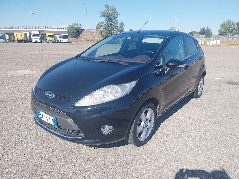 Ford Fiesta 1.4 5 porte Bz.- GPL Titanium del 2011, 190.000 km