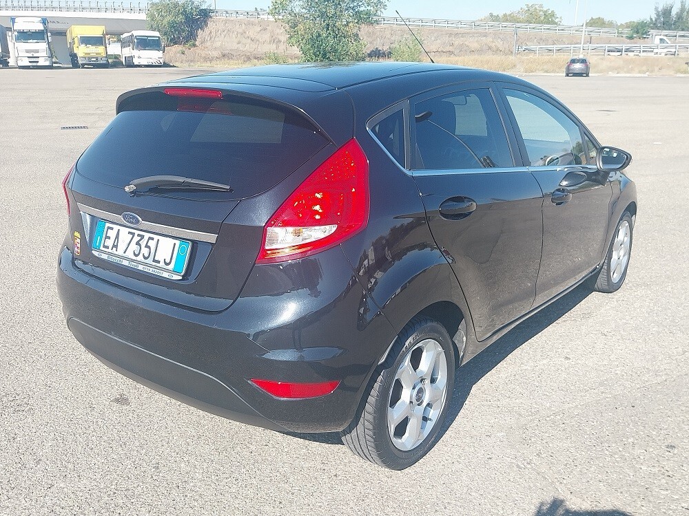 Ford Fiesta 1.4 5 porte Bz.- GPL Titanium del 2011 a Parma (PR) — foto 6 di 11