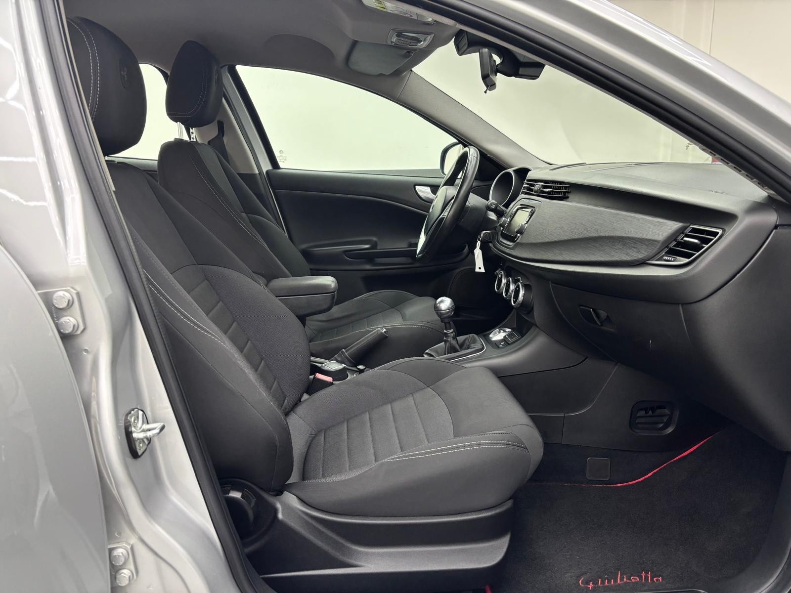 Alfa Romeo Giulietta Giulietta 1.6 JTDm T… usata a Cuneo - immagine 21