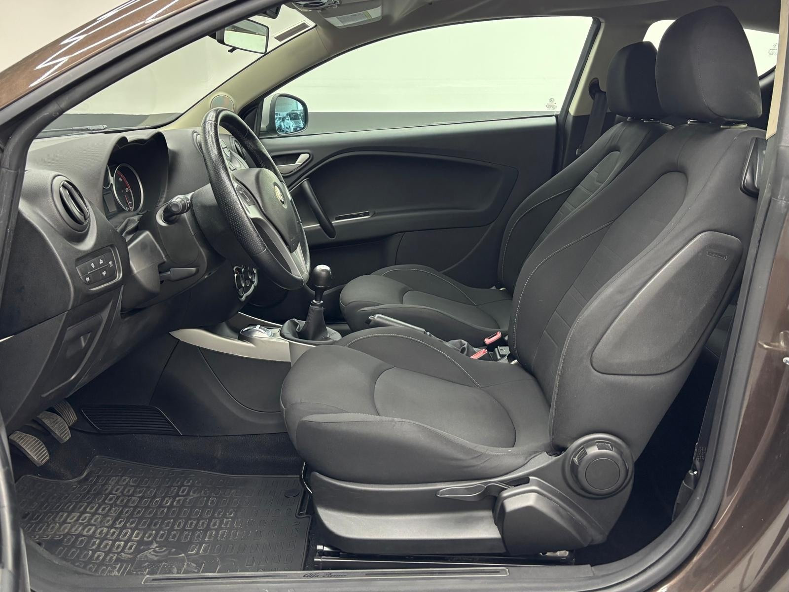 Alfa Romeo MiTo MiTo 1.3 JTDm 85 CV S&S D… usata a Cuneo - immagine 11