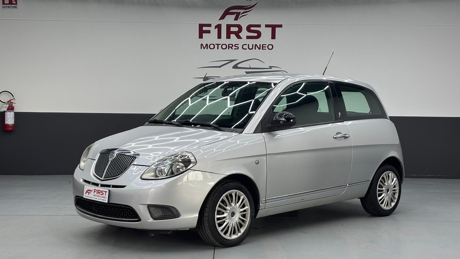 Lancia Ypsilon Ypsilon 1.2 69 CV Platinum usata a Cuneo - immagine 1