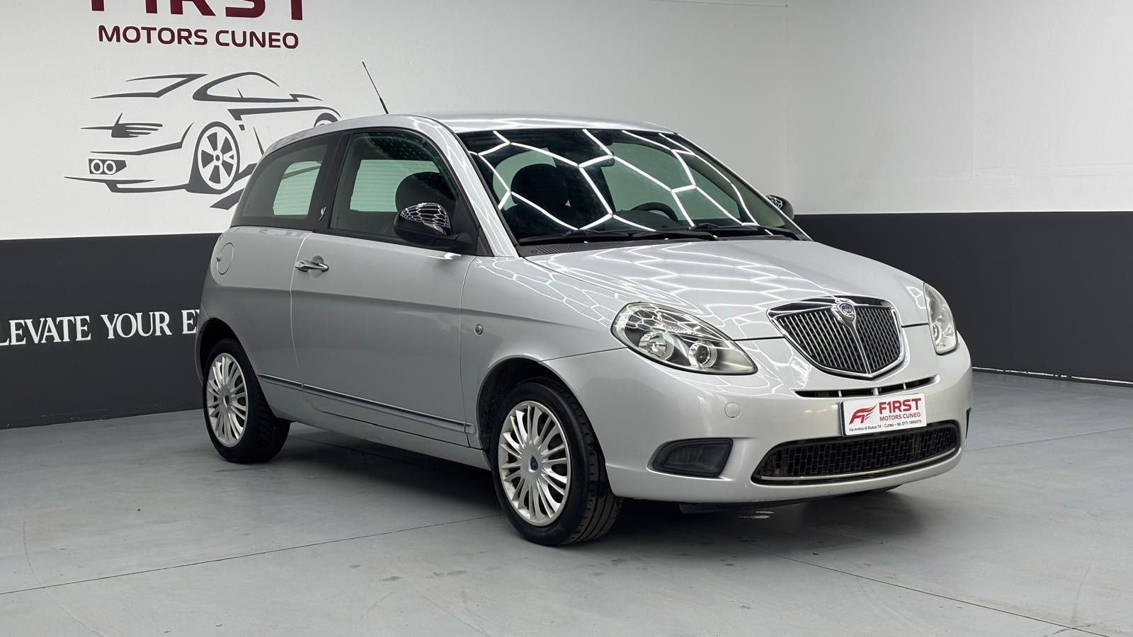 Lancia Ypsilon Ypsilon 1.2 69 CV Platinum usata a Cuneo - immagine 2
