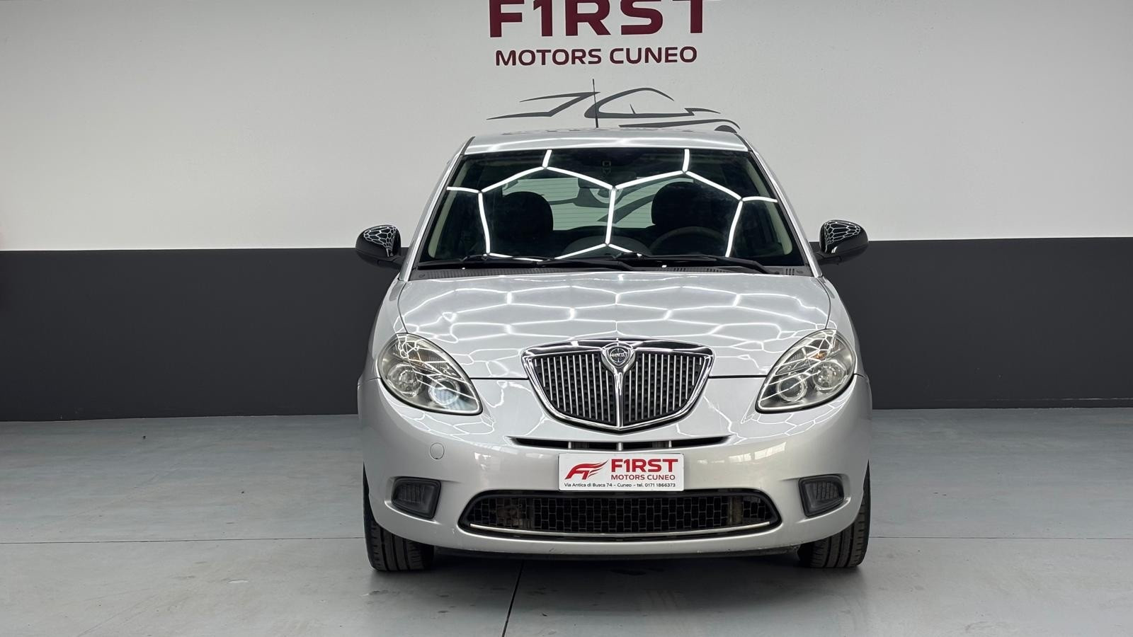 Lancia Ypsilon Ypsilon 1.2 69 CV Platinum usata a Cuneo - immagine 3