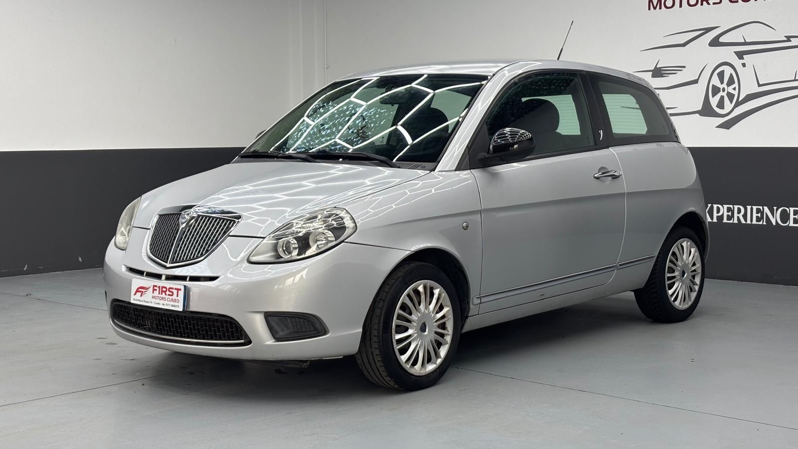 Lancia Ypsilon Ypsilon 1.2 69 CV Platinum usata a Cuneo - immagine 4