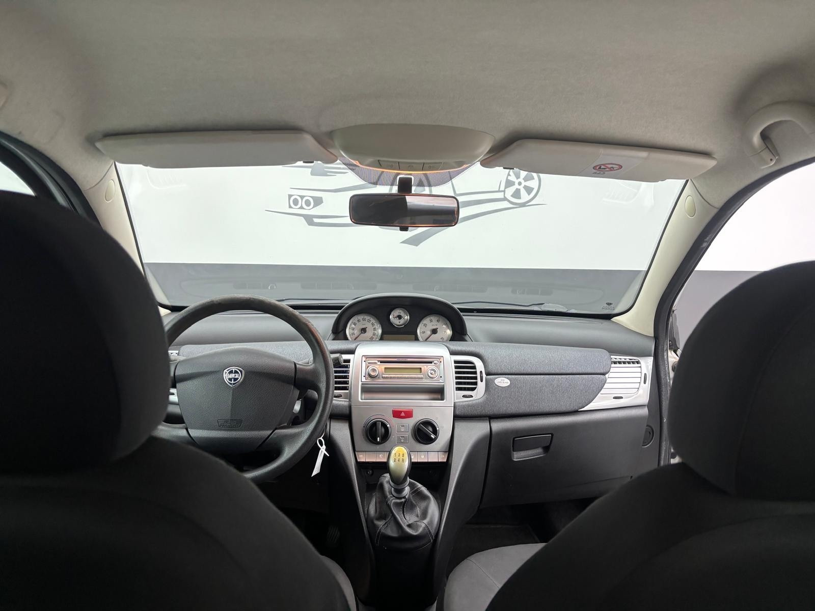 Lancia Ypsilon Ypsilon 1.2 69 CV Platinum usata a Cuneo - immagine 19