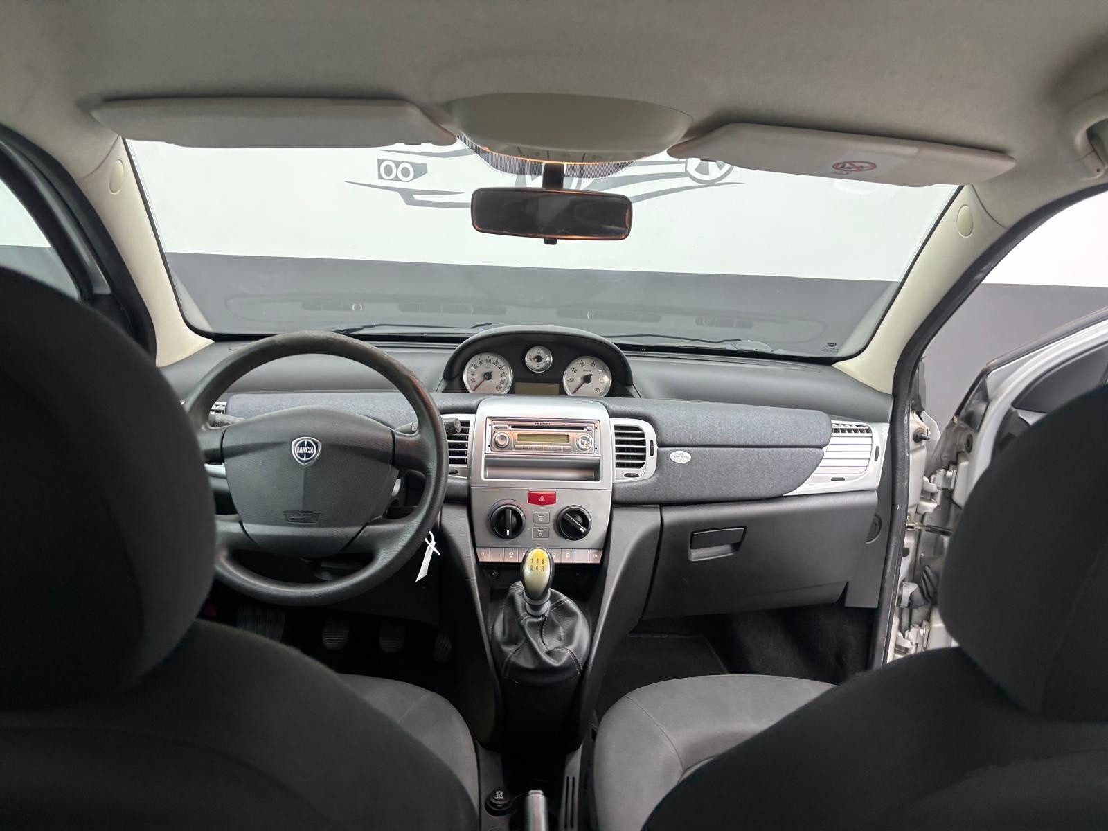 Lancia Ypsilon Ypsilon 1.2 69 CV Platinum usata a Cuneo - immagine 21